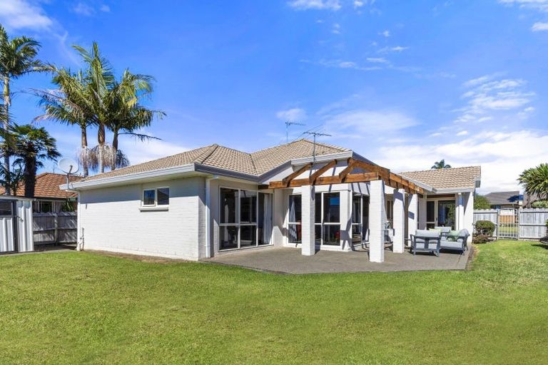 Photo of property in 9 Yarlside Place, Northpark, Auckland, 2013