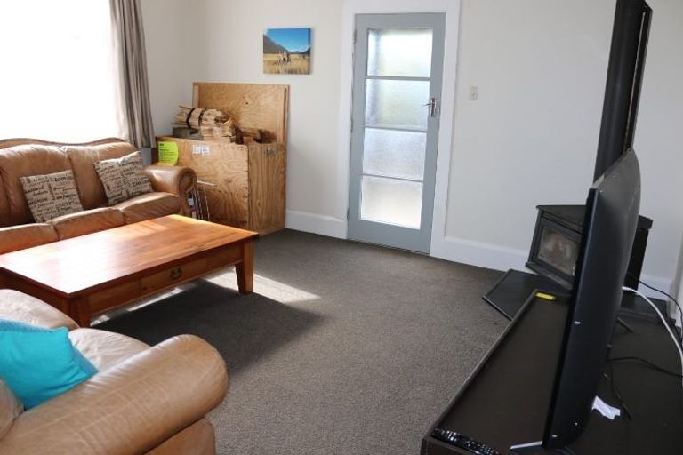 Photo of property in 12 Lyndhurst Street, Takaro, Palmerston North, 4412