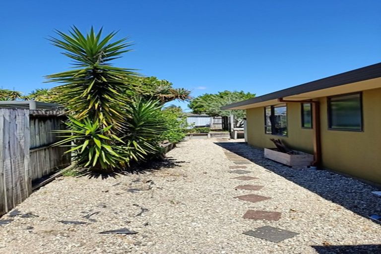 Photo of property in 42 Katerini Grove, Papamoa Beach, Papamoa, 3118
