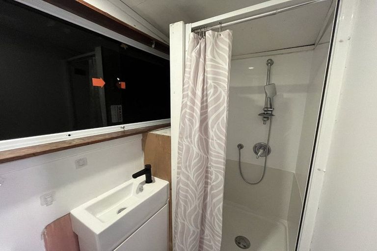 Photo of property in 20 Ribblesdale Road, Henderson, Auckland, 0612