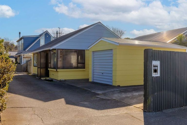 Photo of property in 1/62 Bowhill Road, New Brighton, Christchurch, 8083