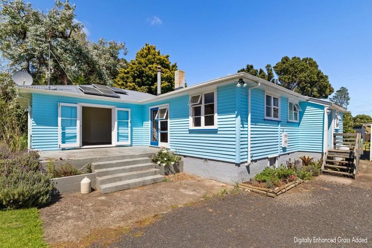 Photo of property in 3205 South Head Road, South Head, Helensville, 0874