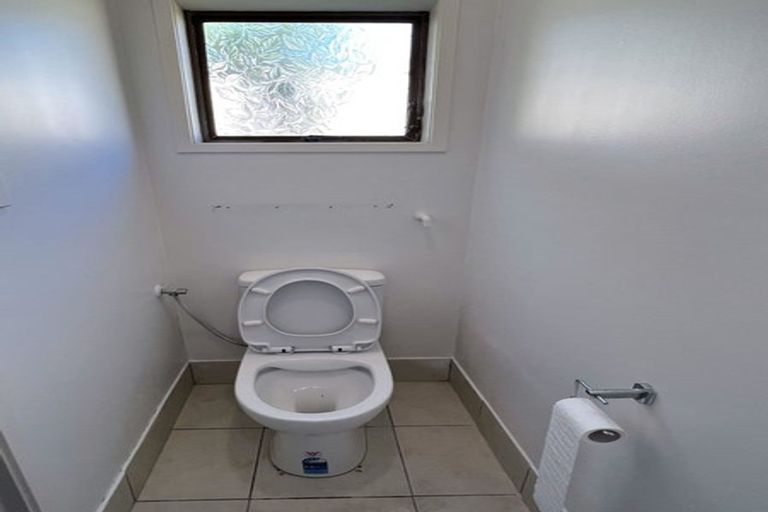 Photo of property in 23 Calman Place, Chatswood, Auckland, 0626