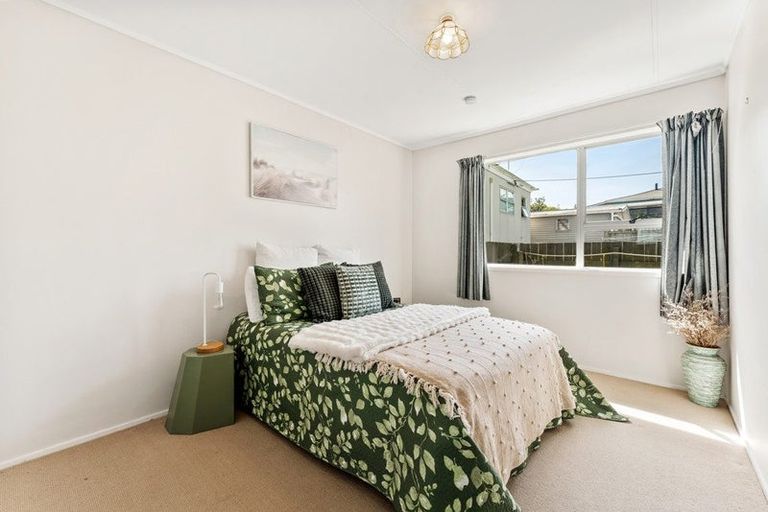 Photo of property in 27 Penton Road, Stanmore Bay, Whangaparaoa, 0932