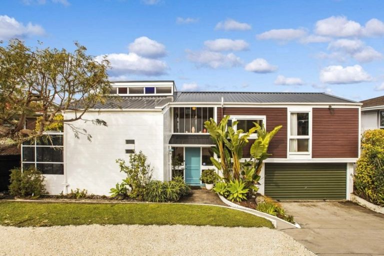 Photo of property in 231 Te Atatu Road, Te Atatu South, Auckland, 0610