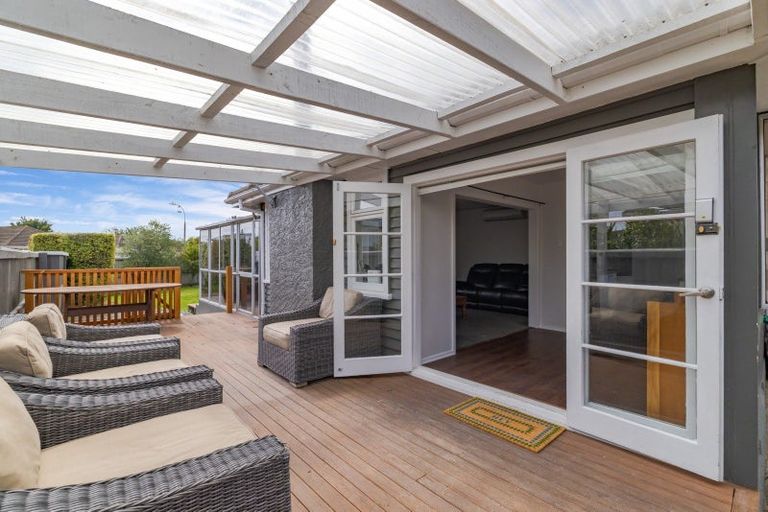 Photo of property in 66 Winters Road, Redwood, Christchurch, 8051