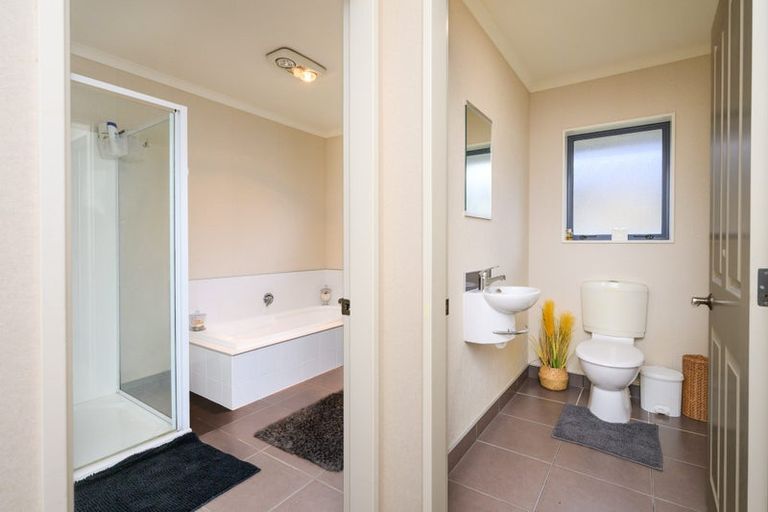 Photo of property in 161 Pacific Drive, Fitzherbert, Palmerston North, 4410