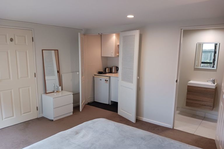 Photo of property in 16j Hobson Street, Thorndon, Wellington, 6011