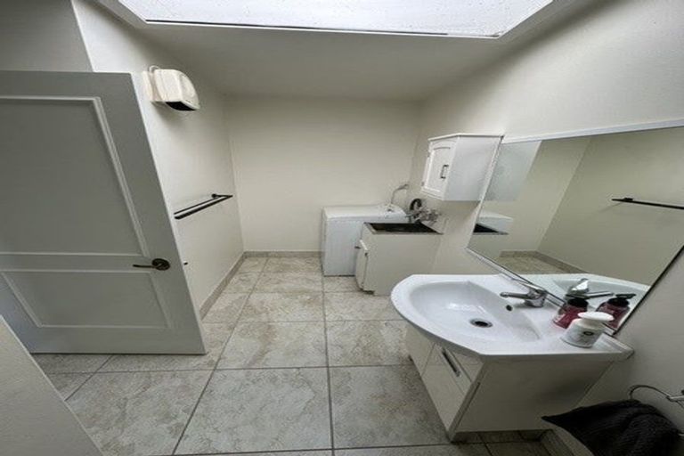 Photo of property in 2/218 Lincoln Road, Addington, Christchurch, 8024