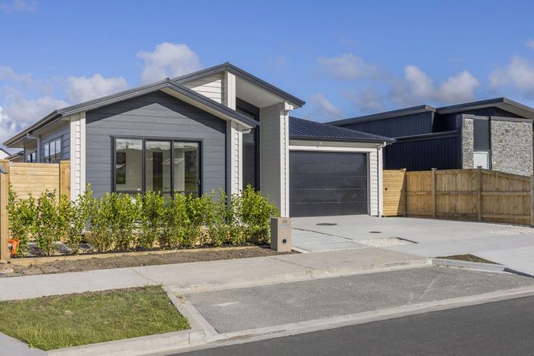 Photo of property in 30 Babina Avenue, Kumeu, 0810
