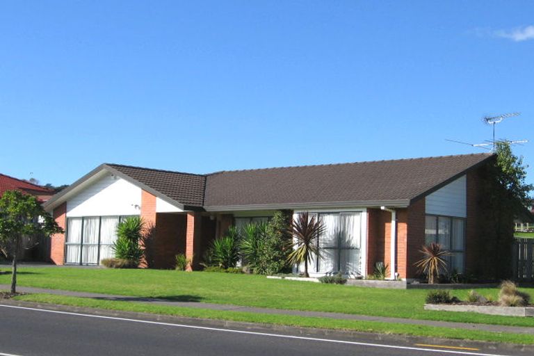 Photo of property in 32 Meadowland Drive, Somerville, Auckland, 2014