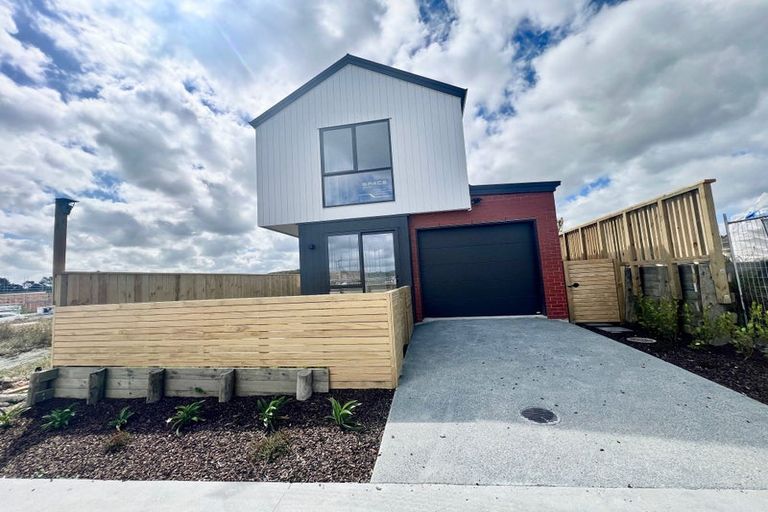 Photo of property in 4b Mahogany Street, Westgate, 0814