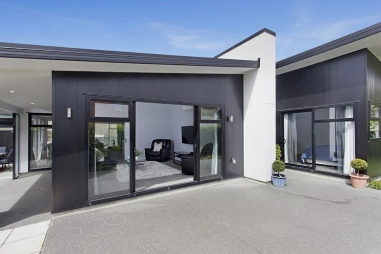 Photo of property in 35 Mcdougall Avenue, St Albans, Christchurch, 8014