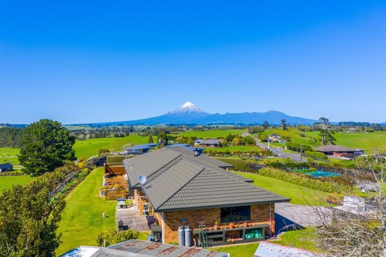 Photo of property in 347 Henwood Road, Hillsborough, New Plymouth, 4372