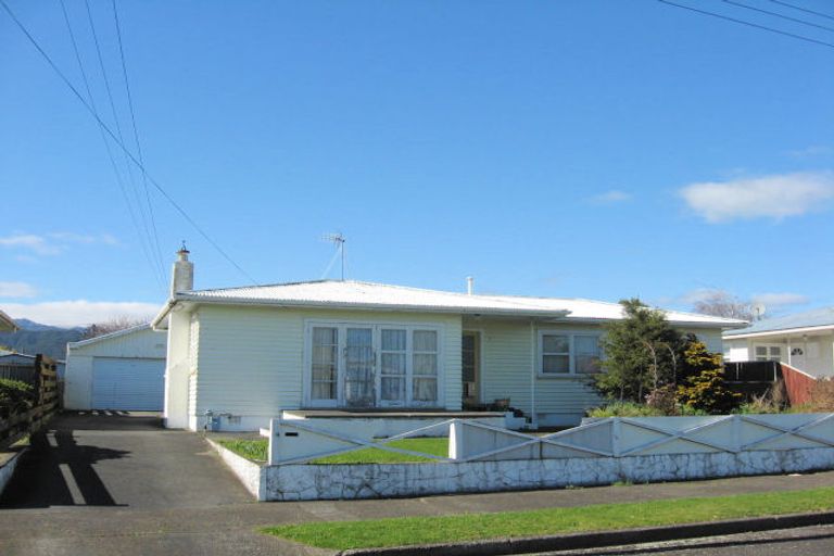 Photo of property in 24 Ferguson Street, Levin, 5510