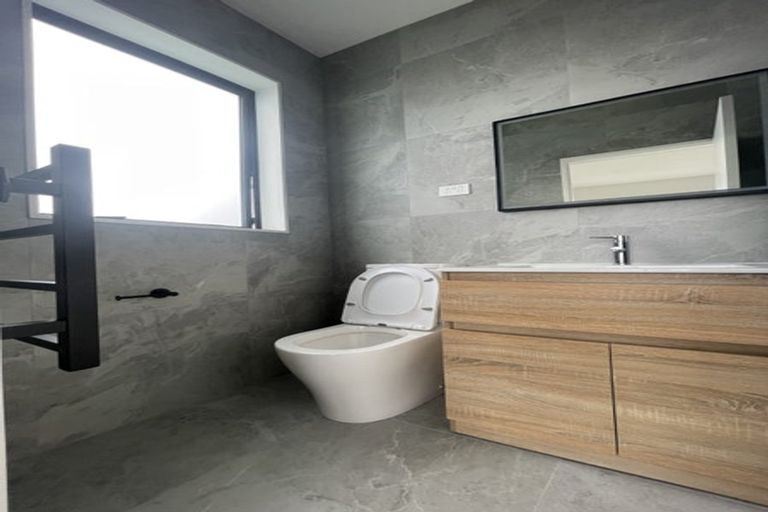 Photo of property in 1c Zion Road, Birkenhead, Auckland, 0626