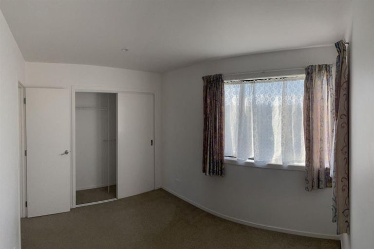 Photo of property in 3157 Great North Road, New Lynn, Auckland, 0600