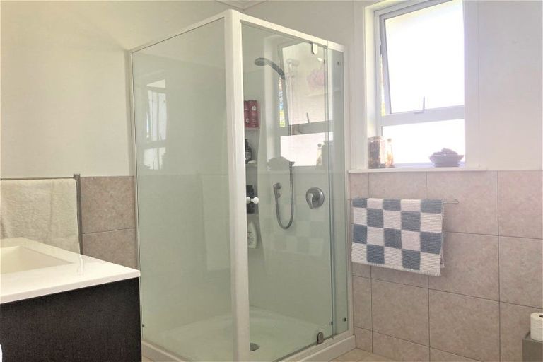 Photo of property in 17 Hutchins Street, Waitara, 4320