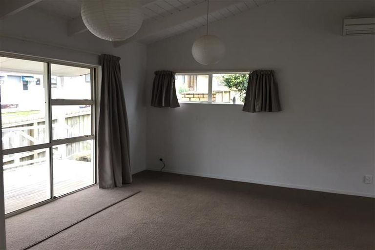 Photo of property in 1/48 Strid Road, Te Atatu South, Auckland, 0610