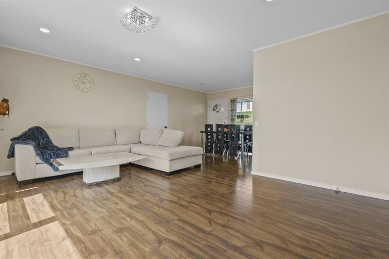 Photo of property in 1/6 Libnai Avenue, Clover Park, Auckland, 2019