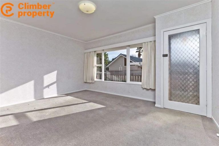 Photo of property in 2/17 Saltburn Road, Milford, Auckland, 0620