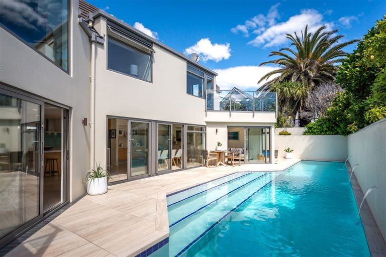 Photo of property in 2/124 Esplanade, Sumner, Christchurch, 8081