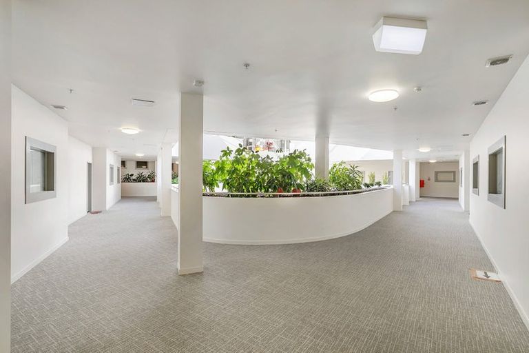 Photo of property in Stadium Garden Flats, 402/107 Thorndon Quay, Pipitea, Wellington, 6011