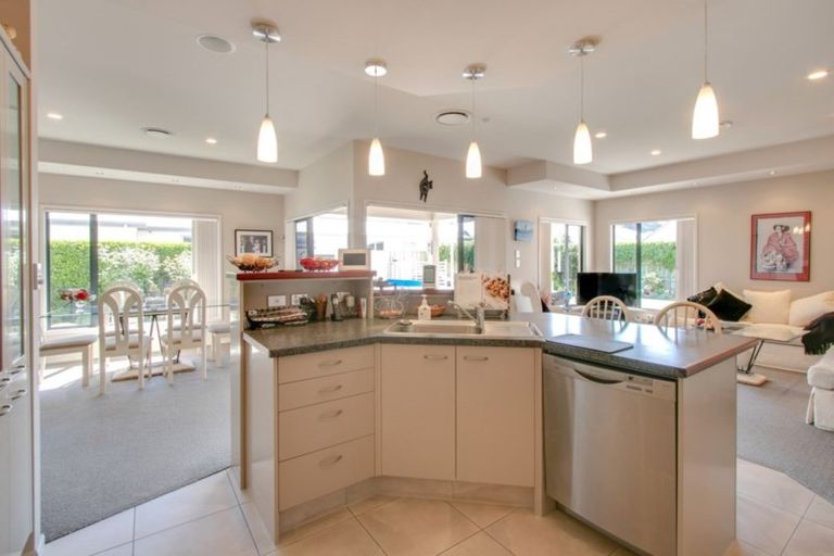 Photo of property in 21 Merlot Drive, Greenmeadows, Napier, 4112