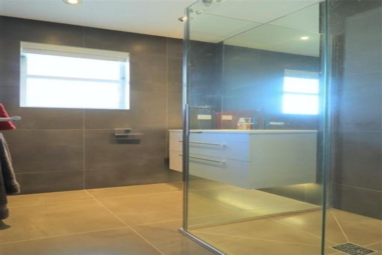 Photo of property in 22 Bowater Place, Manurewa, Auckland, 2102