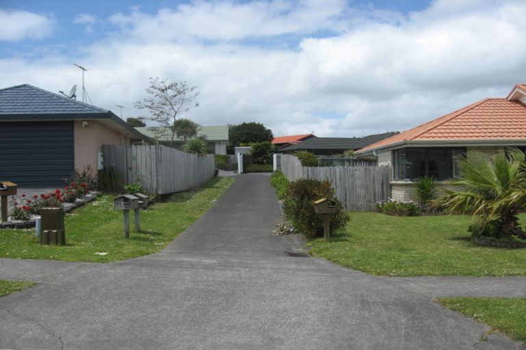 Photo of property in 32 Bellville Drive, Clendon Park, Auckland, 2103