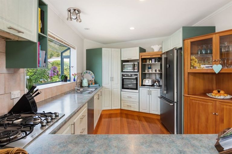 Photo of property in 4 Rimu Terrace, Waikawa, Picton, 7220