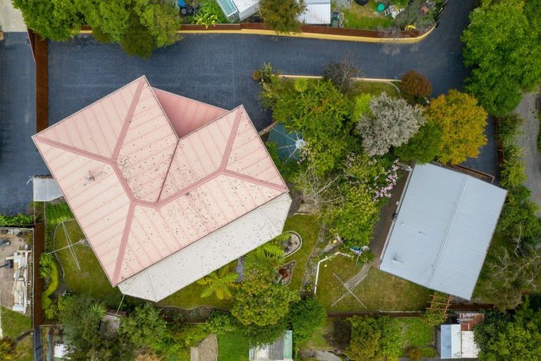 Photo of property in 104 Milton Terrace, Picton, 7220