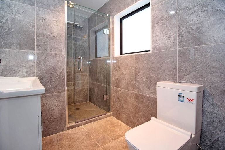 Photo of property in 2/14 Plunket Avenue, Petone, Lower Hutt, 5012