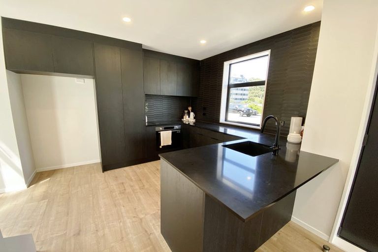 Photo of property in 2/57 Carlton Mill Road, Merivale, Christchurch, 8014