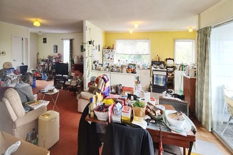 Photo of property in 2/41 Koromiko Street, New Lynn, Auckland, 0600