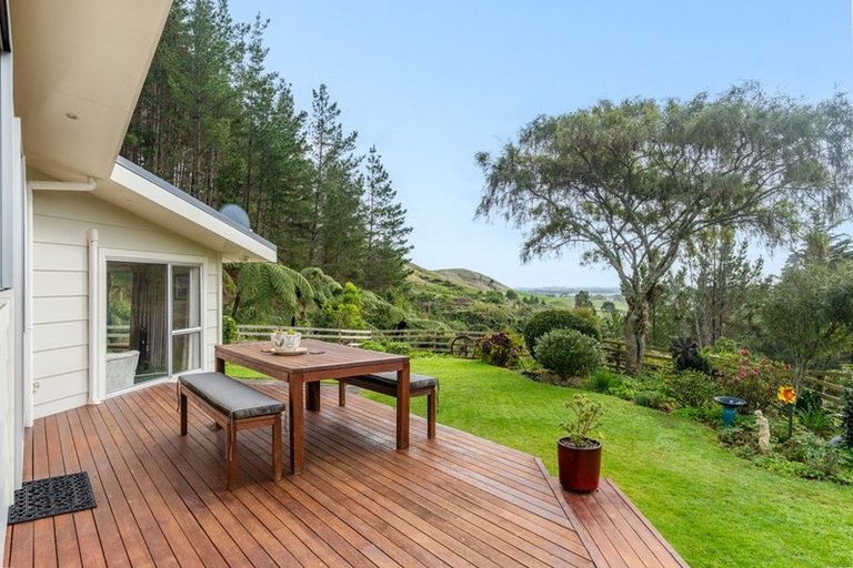 Photo of property in 132 Mangaone Road, Hautere, Otaki, 5582