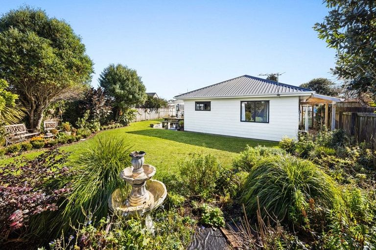 Photo of property in 6 Dillon Drive, Bell Block, New Plymouth, 4312