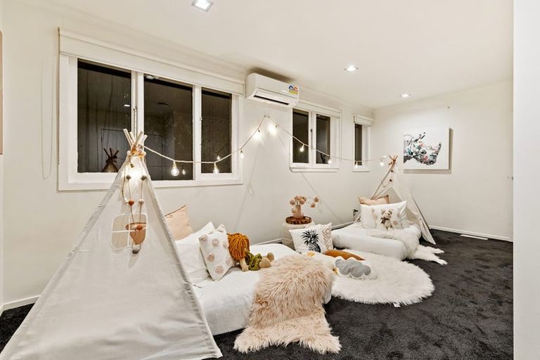 Photo of property in 1 Huia Road, Titirangi, Auckland, 0604