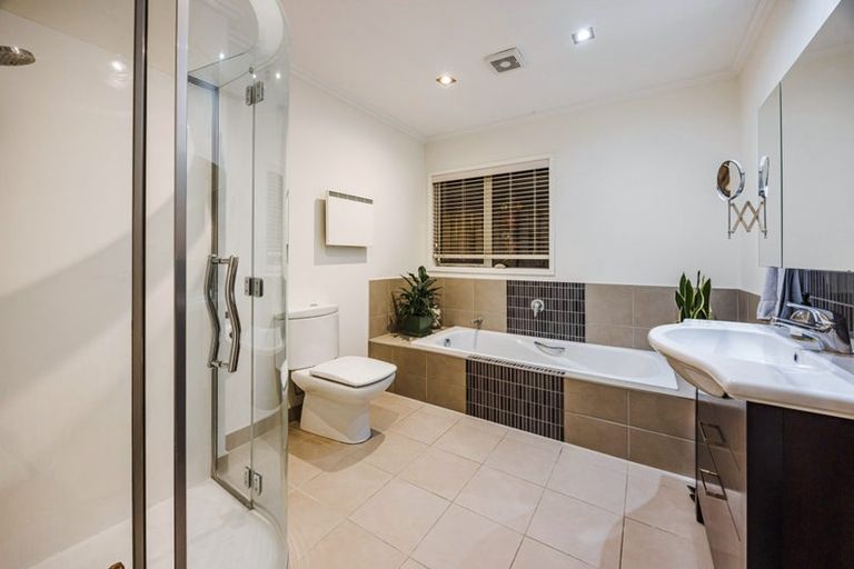 Photo of property in 3 Willowgrange Place, Pukekohe, 2120