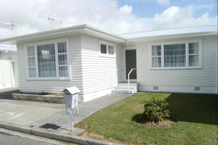 Photo of property in 9 Ely Place, Levin, 5510