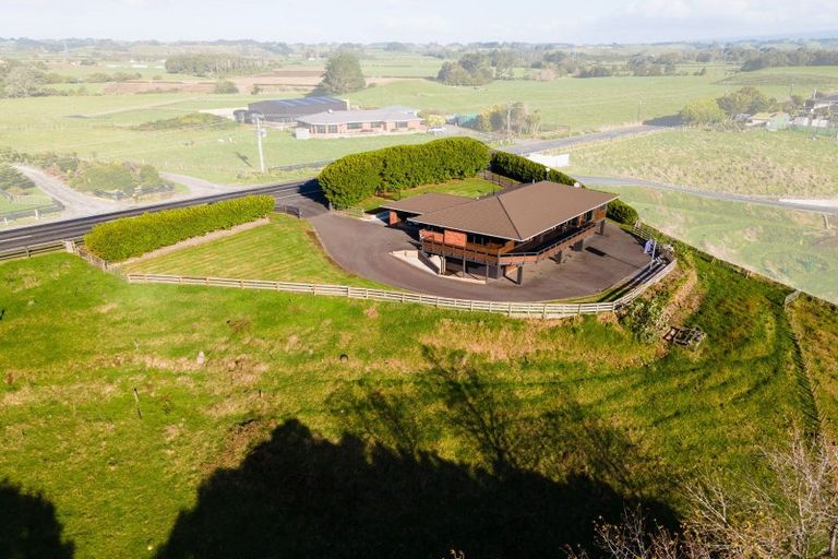 Photo of property in 354 Henwood Road, Hillsborough, New Plymouth, 4372