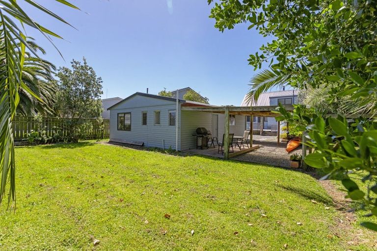 Photo of property in 112 Blue Pacific Parade, Riversdale Beach, Masterton, 5872