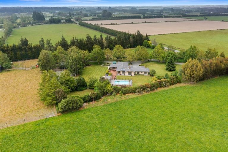 Photo of property in 900 Loburn Whiterock Road, Loburn, Rangiora, 7472