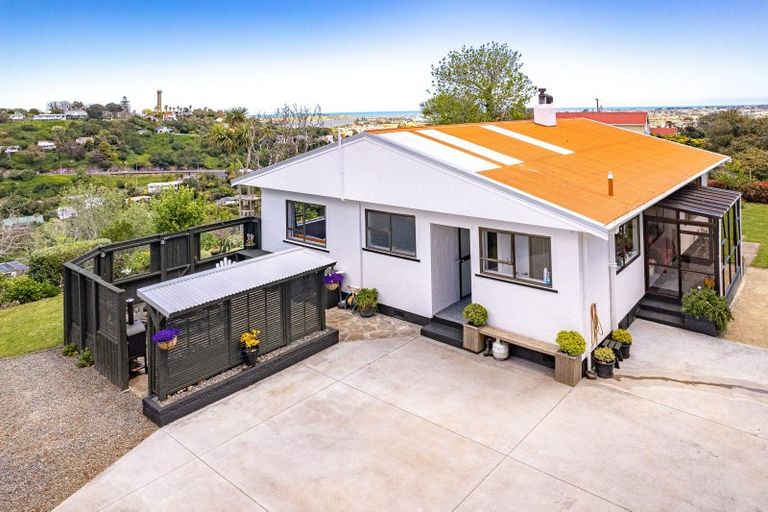 Photo of property in 28 Shakespeare Road, Bastia Hill, Whanganui, 4500