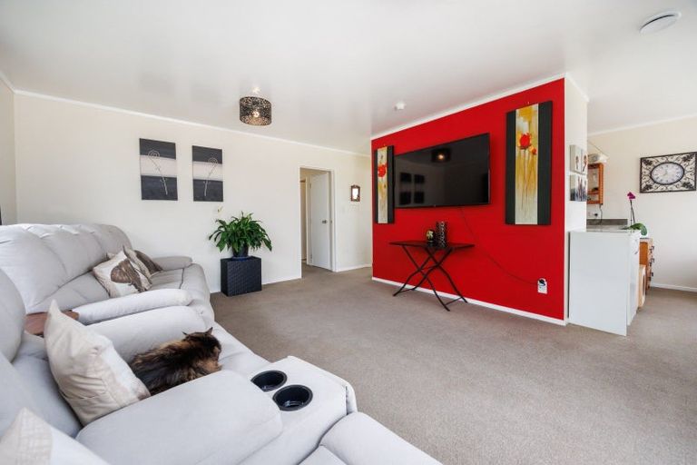 Photo of property in 23 Lydia Place, Kelvin Grove, Palmerston North, 4414