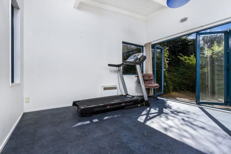 Photo of property in 4a Windy Ridge Road, Glenfield, Auckland, 0629