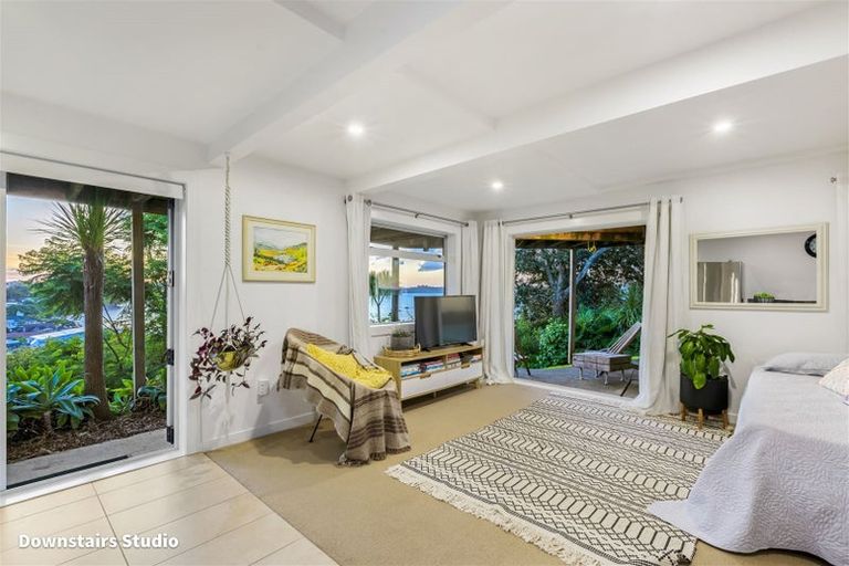 Photo of property in 1100a Whangaparaoa Road, Tindalls Beach, Whangaparaoa, 0930