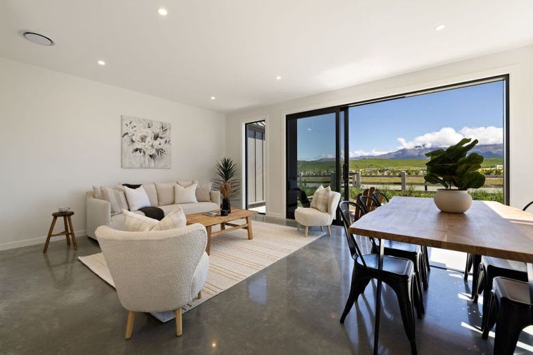 Photo of property in 24 Taurus Lane, Jacks Point, 9371