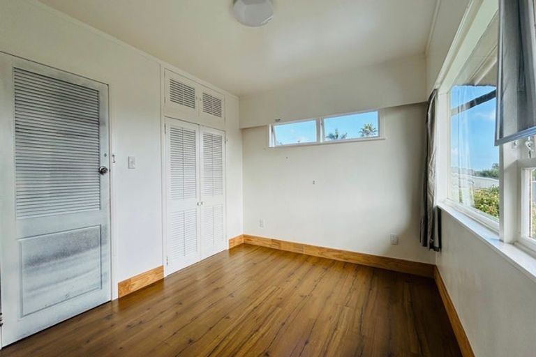 Photo of property in 24 Sunnyhill Crescent, Sunnyhills, Auckland, 2010