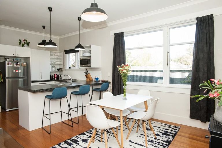 Photo of property in 16 Lincoln Road, Hillmorton, Christchurch, 8024